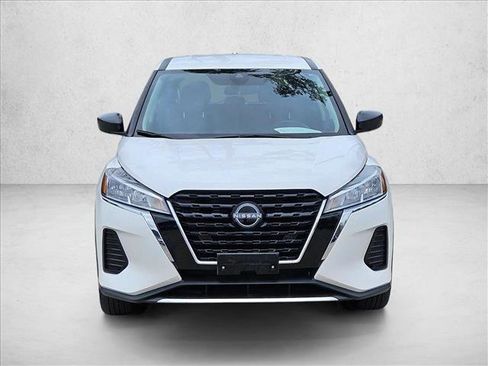 Used 2024 Nissan Kicks S image 2