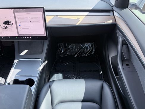 Used 2023 Tesla Model 3 Standard Range RWD image 32
