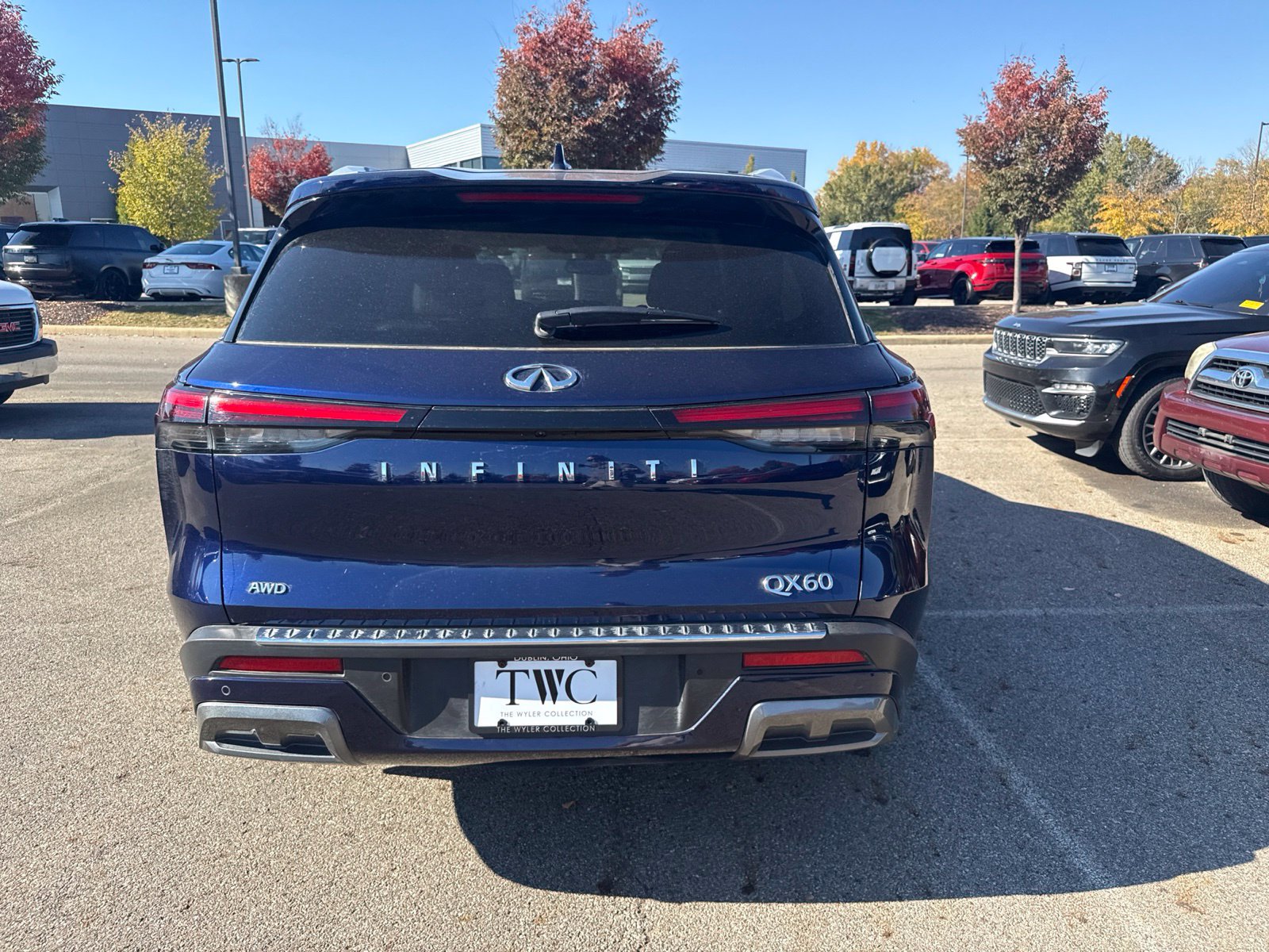 Used 2022 INFINITI QX60 Luxe w/ Cargo Package AWD/4WD image 6
