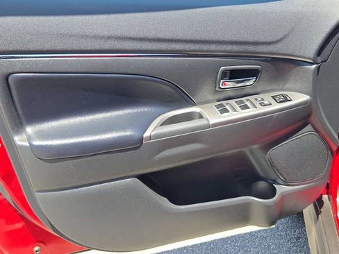 Used 2025 Mitsubishi Outlander Sport SE AWD/4WD image 14