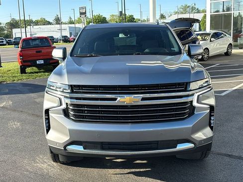 Used 2022 Chevrolet Suburban LT w/ LT Signature Package AWD/4WD image 5