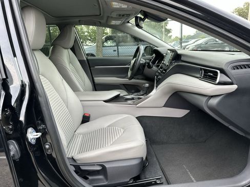 Used 2024 Toyota Camry SE w/ Convenience Package FWD image 9