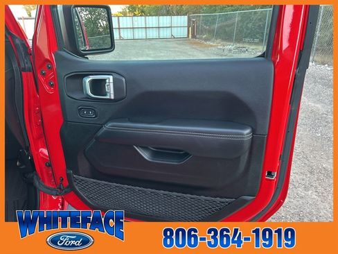 Used 2023 Jeep Gladiator Overland AWD/4WD image 39