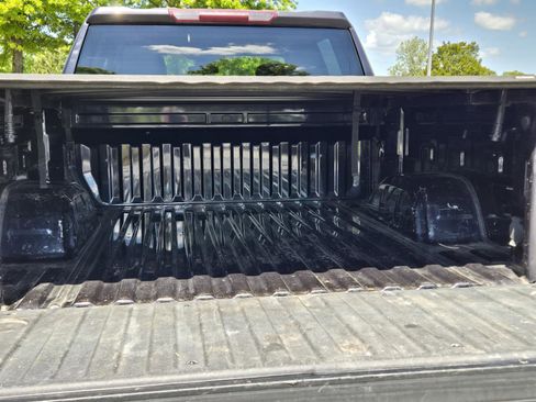 Used 2022 Chevrolet Silverado 1500 Custom w/ LPO, Dark Essentials Package AWD/4WD image 10