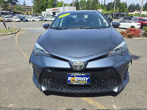 Used 2017 Toyota Corolla SE FWD image 2