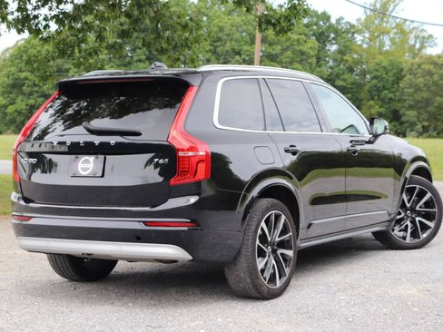Used 2022 Volvo XC90 T6 Momentum AWD/4WD image 3