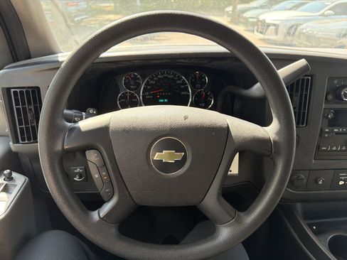 Used 2015 Chevrolet Express 3500 LS image 18