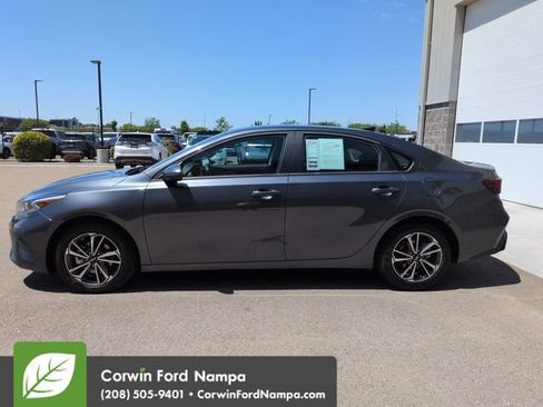 Used 2024 Kia Forte LXS w/ LXS Technology Package FWD image 6