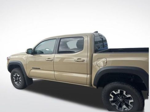 Used 2019 Toyota Tacoma TRD Off-Road AWD/4WD image 10