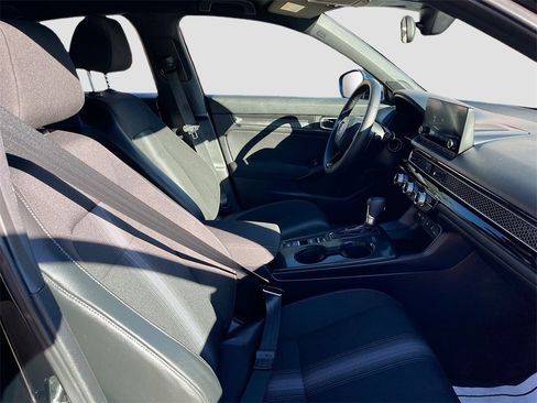 Used 2025 Honda Civic Sport image 25