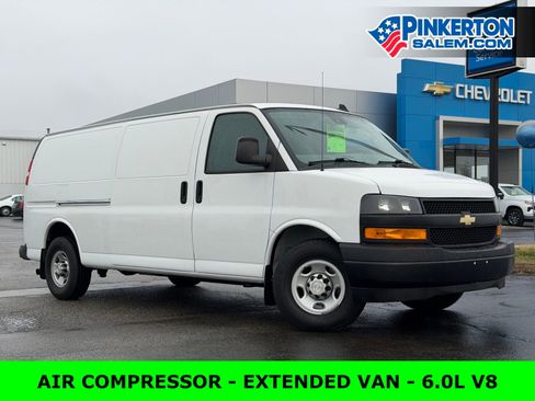 Used 2020 Chevrolet Express 3500 Extended w/ Driver Convenience Package RWD image 1