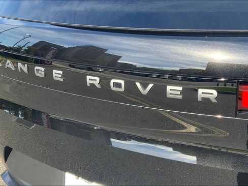 Used 2025 Land Rover Range Rover Sport image 29