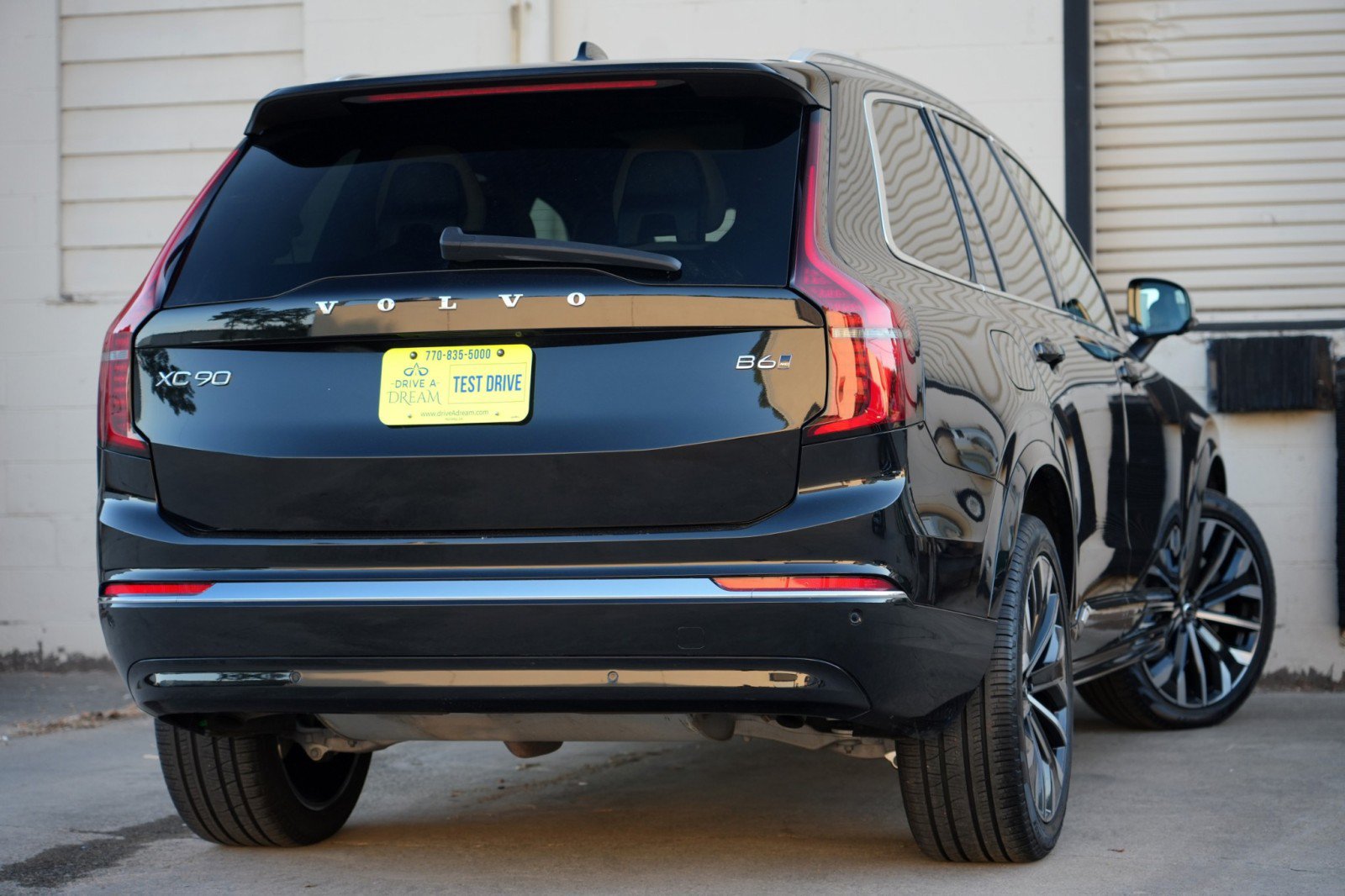 Used 2025 Volvo XC90 B6 Ultra AWD/4WD image 5
