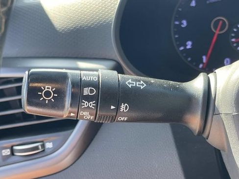 Used 2016 Hyundai Veloster Turbo w/ Option Group 04 FWD image 34