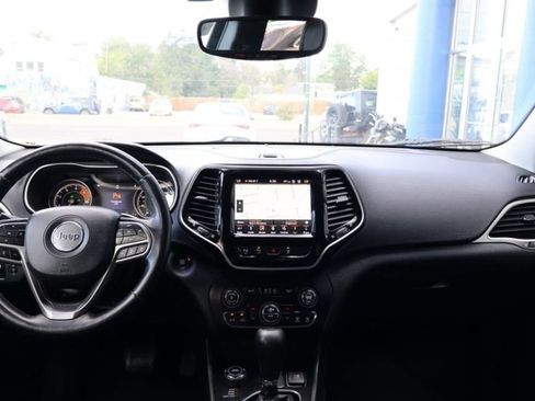 Used 2019 Jeep Cherokee Limited w/ Luxury Group AWD/4WD image 12