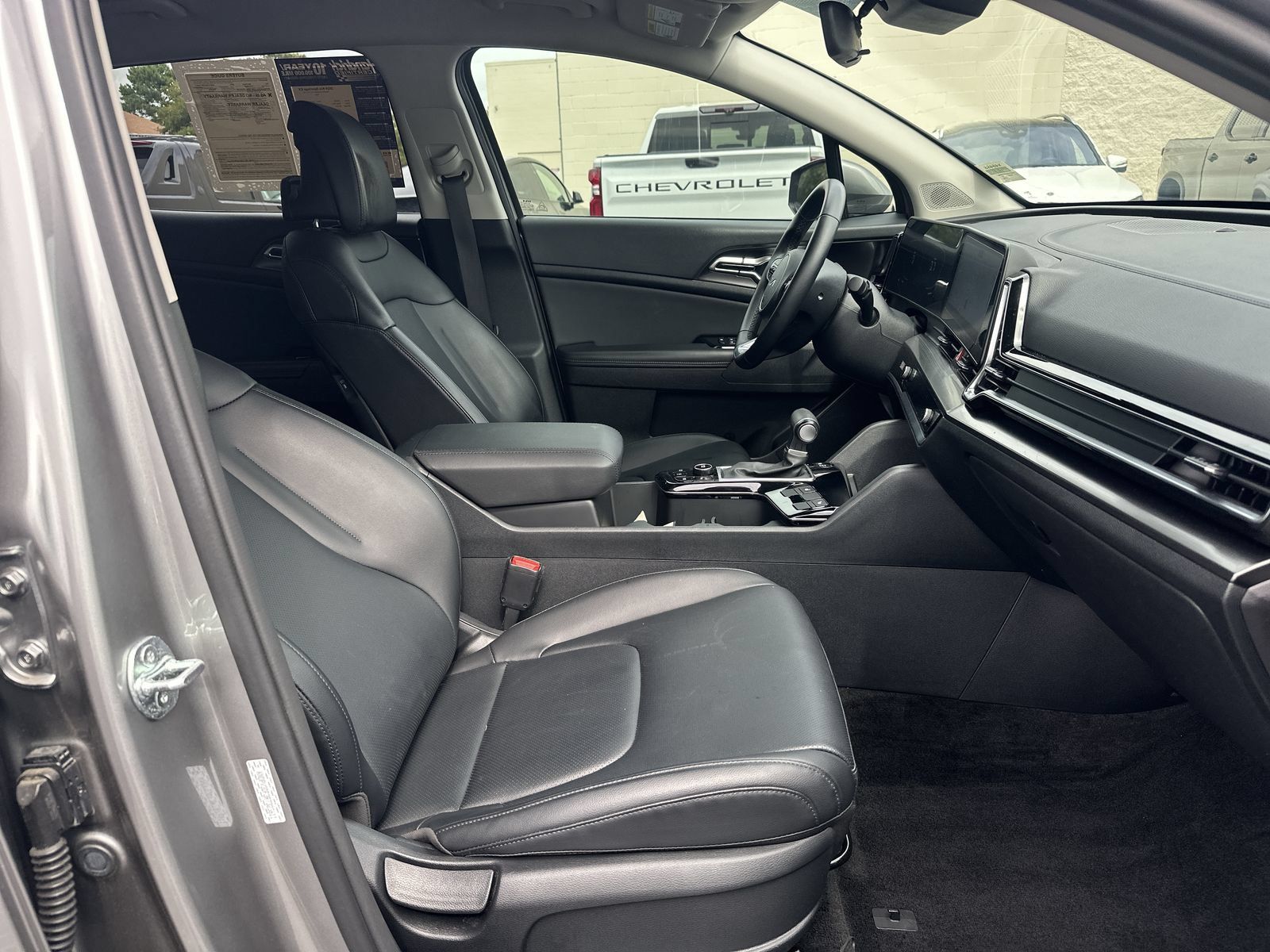 Used 2024 Kia Sportage EX FWD image 22