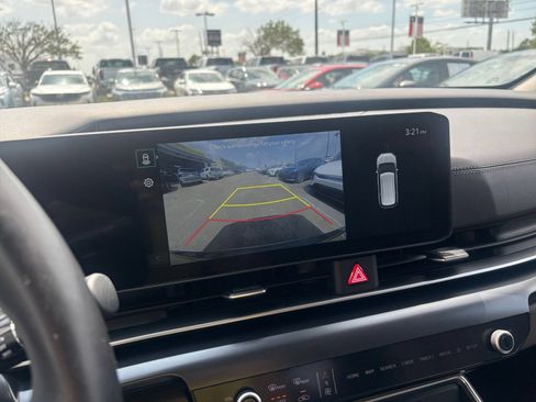 Used 2026 Kia Carnival FWD image 25