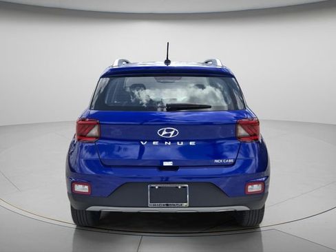 Used 2025 Hyundai Venue SEL image 6