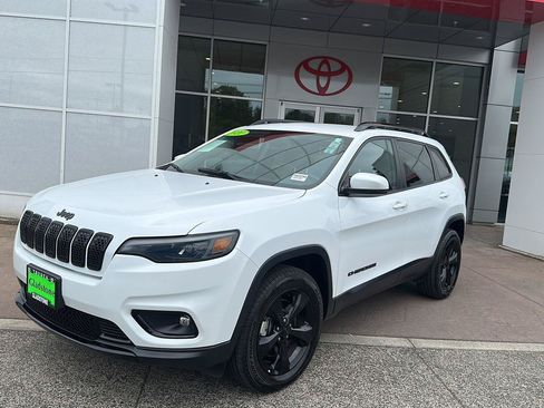 Used 2020 Jeep Cherokee Latitude Plus AWD/4WD image 2