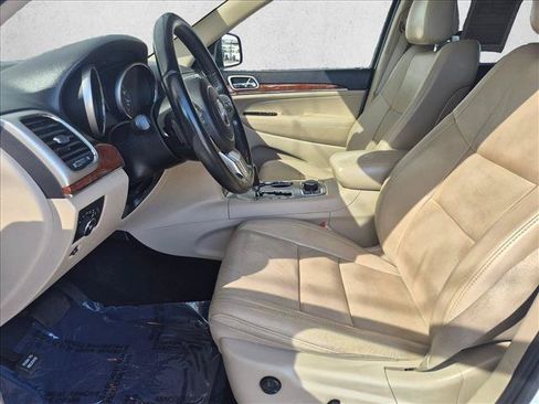 Used 2013 Jeep Grand Cherokee Limited w/ Luxury Group II AWD/4WD image 12