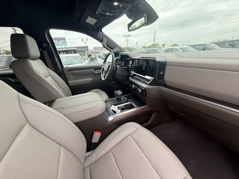 Used 2023 GMC Sierra 1500 SLT image 25