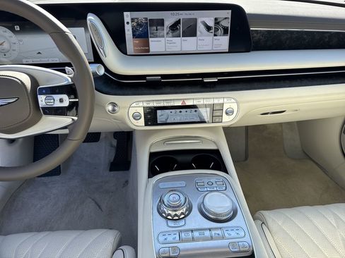 Used 2025 Genesis G90 3.5T image 28