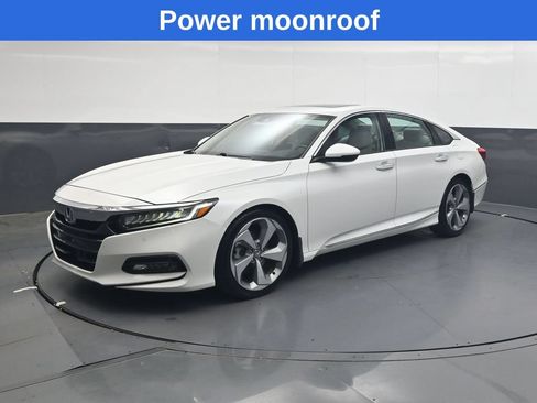 Used 2018 Honda Accord Touring image 8
