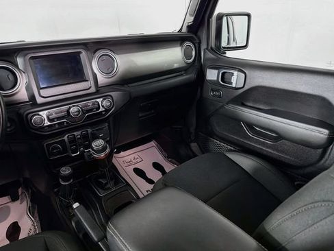 Used 2021 Jeep Wrangler Unlimited Sahara AWD/4WD image 22