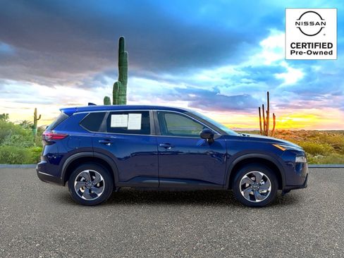 Certified 2025 Nissan Rogue SV FWD image 6
