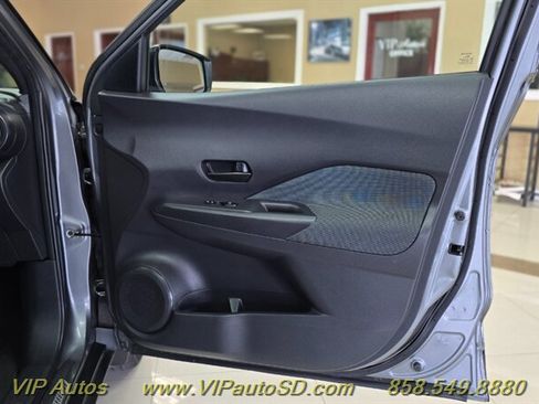 Used 2019 Nissan Kicks S FWD image 12