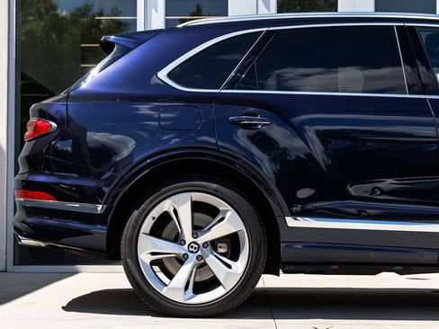 Certified 2024 Bentley Bentayga image 7