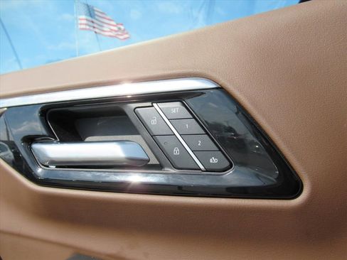 Certified 2025 Chevrolet Suburban High Country image 28