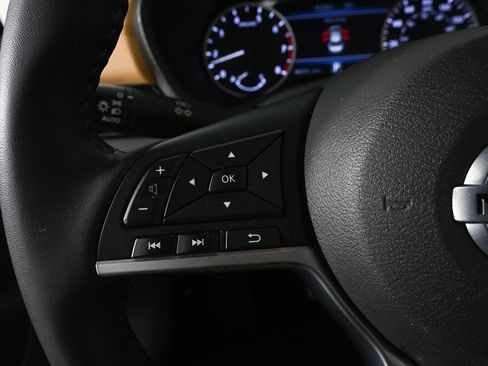 Used 2020 Nissan Sentra SV w/ SV Premium Package image 9