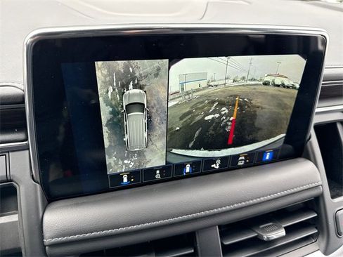 Used 2022 Chevrolet Tahoe Z71 w/ Luxury Package image 17