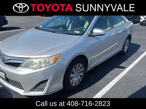 Used 2014 Toyota Camry LE FWD image 1