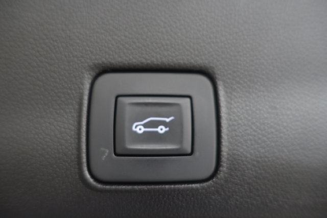 Used 2025 Chevrolet TrailBlazer RS w/ Convenience Package AWD/4WD image 23