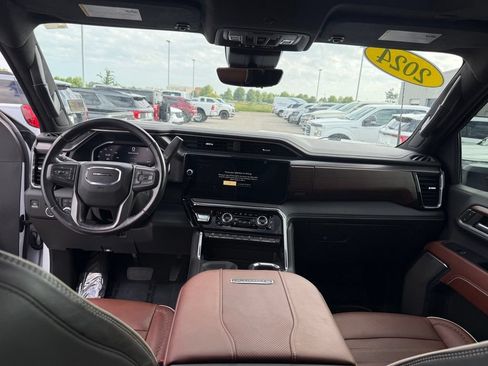 Used 2024 GMC Sierra 2500 Denali Ultimate AWD/4WD image 15