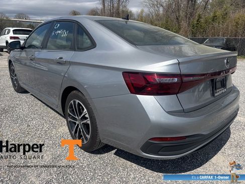 Used 2025 Volkswagen Jetta Sport image 3