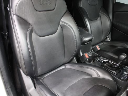 Used 2023 Jeep Cherokee Altitude Lux AWD/4WD image 28