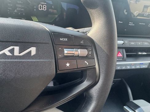 Used 2025 Kia K4 FWD image 18