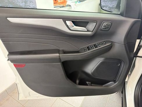 Certified 2024 Ford Escape Platinum AWD/4WD image 20