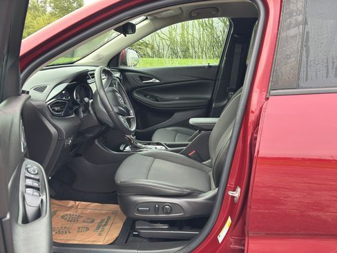 Used 2022 Buick Encore GX Preferred w/ Cold Weather Comfort Package AWD/4WD image 13