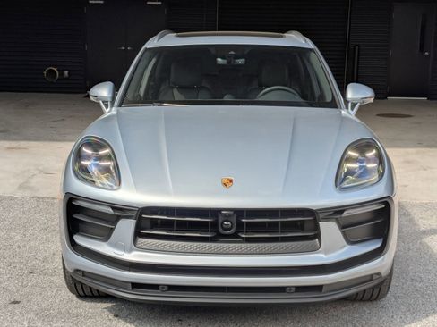 New 2026 Porsche Macan image 6