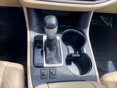 Used 2016 Toyota Highlander XLE FWD image 35