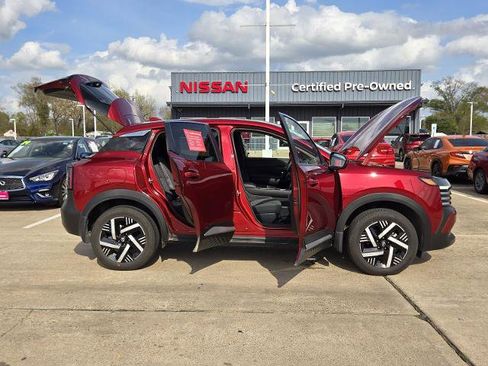 Certified 2025 Nissan Kicks SV image 13