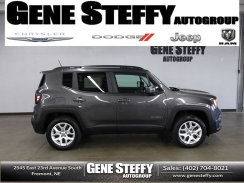 Used 2017 Jeep Renegade Latitude w/ Cold Weather Group AWD/4WD image 1