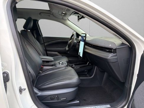 Used 2021 Ford Mustang Mach-E Premium image 13