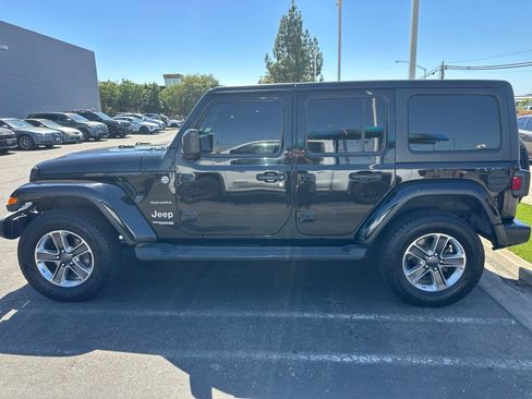 Used 2020 Jeep Wrangler Unlimited Sahara AWD/4WD image 8