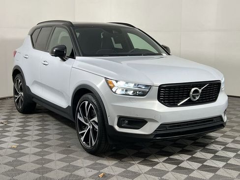 Used 2021 Volvo XC40 T5 R-Design w/ Advanced Package image 2