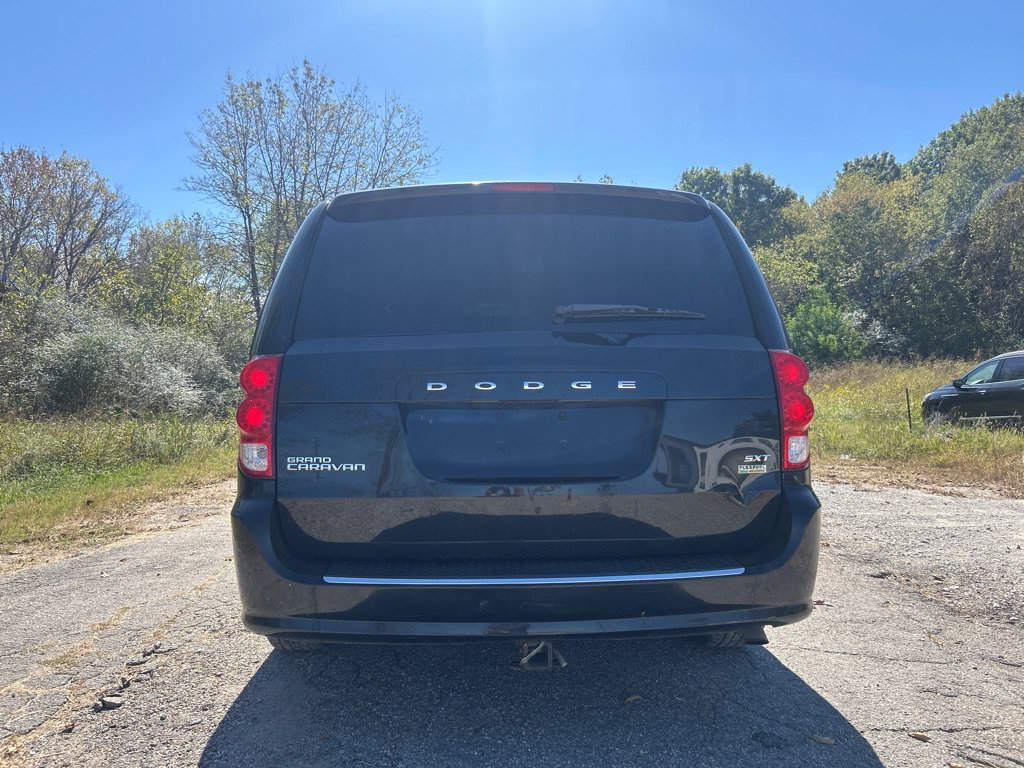 Used 2016 Dodge Grand Caravan SXT FWD image 23